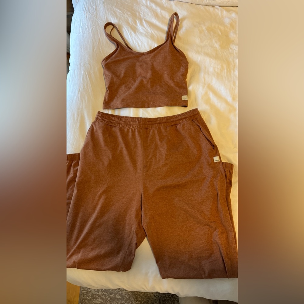 Vuori boyfriend sweats and performance tank
